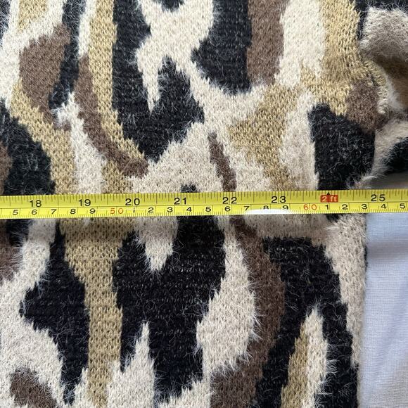 On Blue oversized cardigan sweater Womens M Abstract Animal Print - Picture 4 of 10